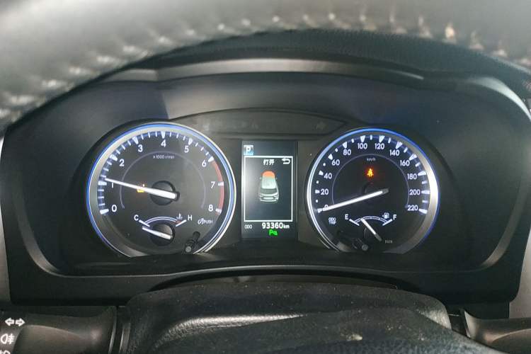 Used Toyota Highlander 2018 2.0T Four-Wheel Drive Luxury Edition 7 Seats China V Emission Standard