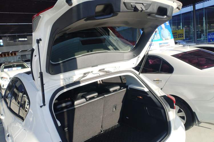 Used Ford Focus 2020 Hatchback EcoBoost 180 Automatic Trend Edition Trunk