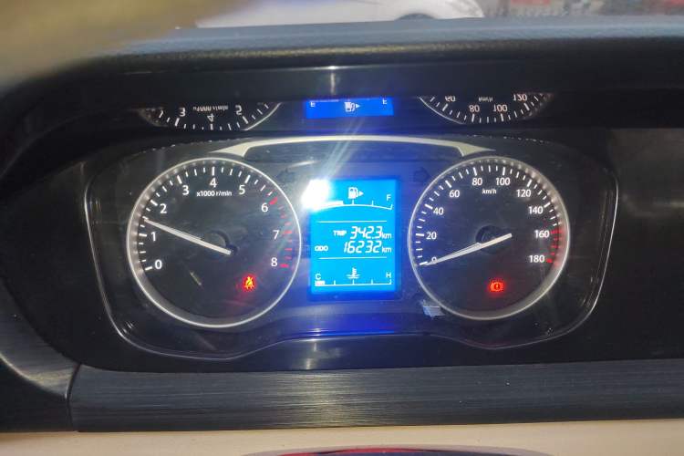 Used CHANGAN KUAYUE Xing V3 2022 1.5L Gasoline Comfort Edition 5-Seater Minivan JL473QH
