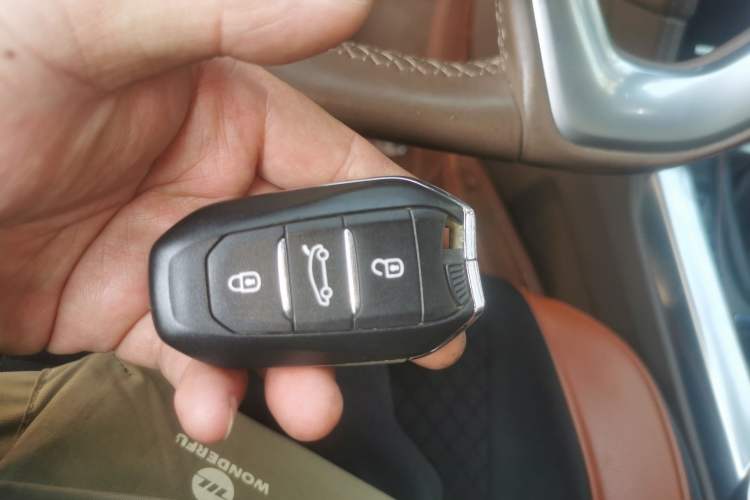 Used DS 6 2014 1.6T Prestige Edition THP200
