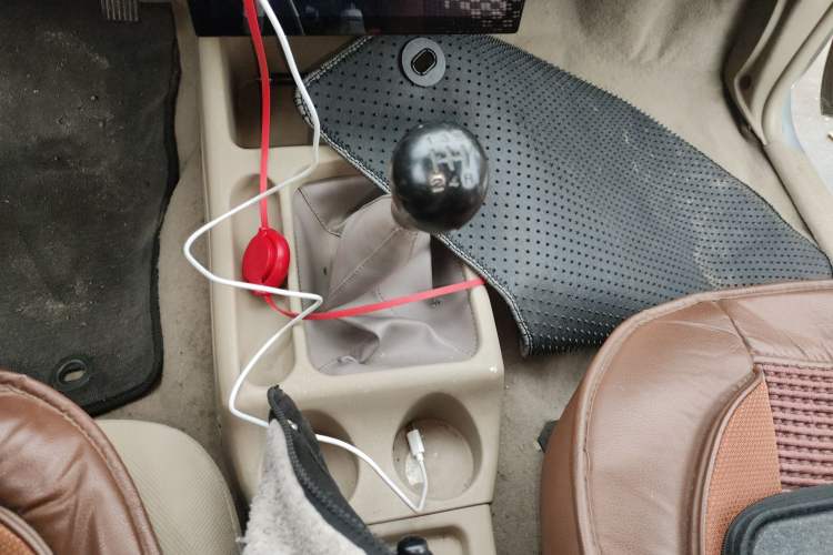 Used Dongfeng Ruichi 2013 3.2T Xingye Edition Diesel Two-Wheel Drive Standard Type CYQD80-E4