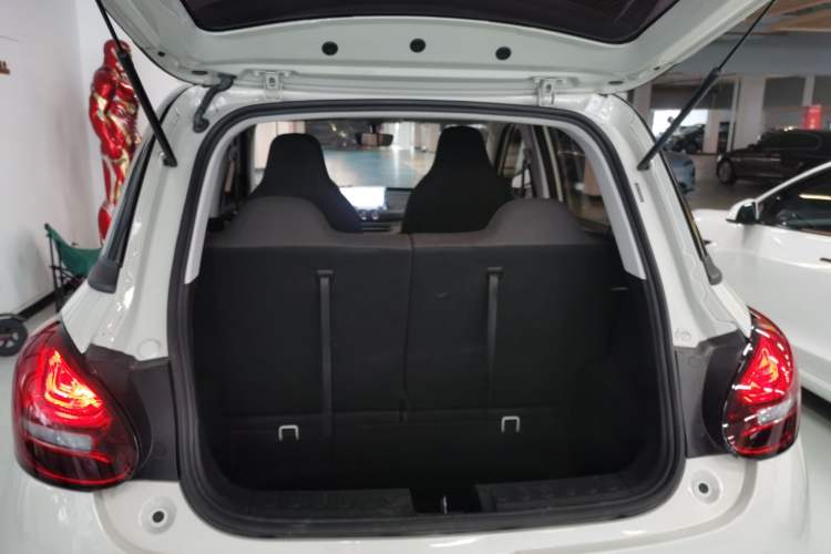 Used Wuling Bingo 2023 203km Light Edition Trunk
