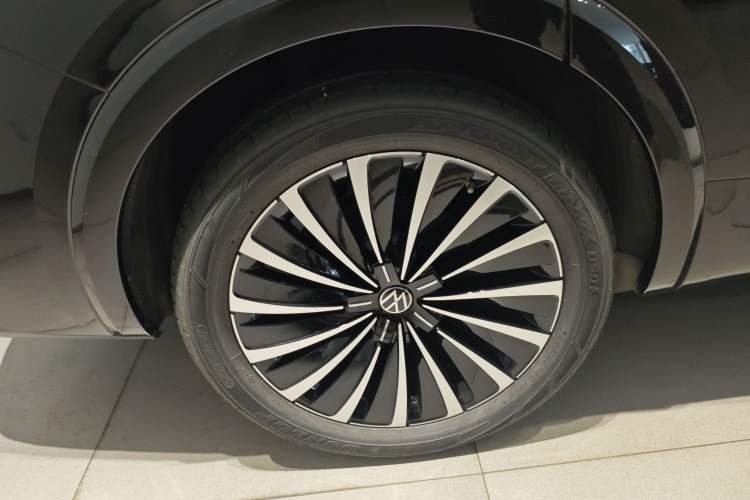 Used Volkswagen Viloran 2024 380TSI Premium Edition