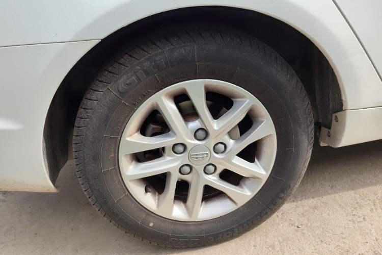 Used Geely Auto Emgrand 2017 Sedan Million Edition 1.5L Manual Luxury Model