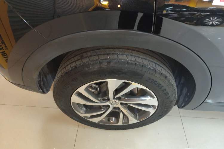 Used Buick Envision 2022 Facelift Encore S 552T Two-Wheel-Drive Luxury Model
