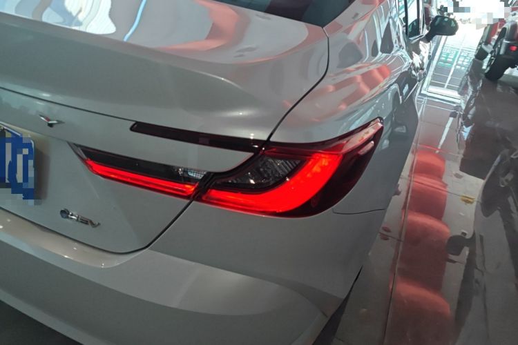 Used Toyota Camry 2026 Model Dual-Engine 2.0HE Elite Edition
