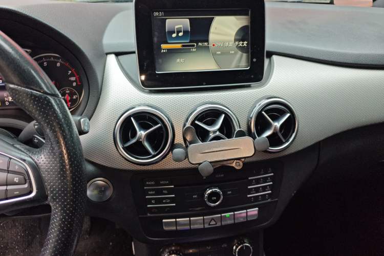 Used Mercedes-Benz B-Class 2015 B 200 Sport Edition Audio And AC Panel