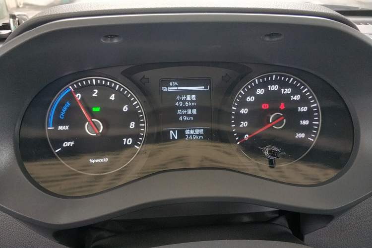 Used Wuling Yangguang 2024 300KM Comfort Version Passenger Van 75kW