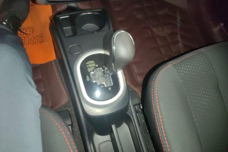 Used CHANGAN CX20 2014 1.4L IMT Sunroof Navigation Version China V Standard Gear Lever