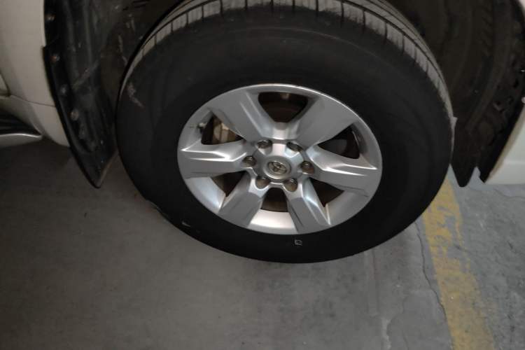 Used Toyota Prado 2016 3.5L Automatic TX-L Right Front Wheel Hub