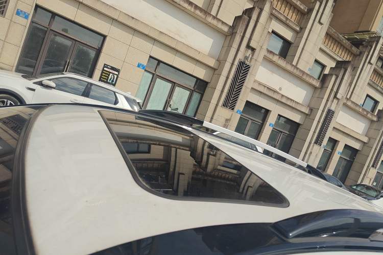 Used Haval H6 2015 Upgraded Model 1.5T Manual Two-Wheel Drive Elite Version Roof