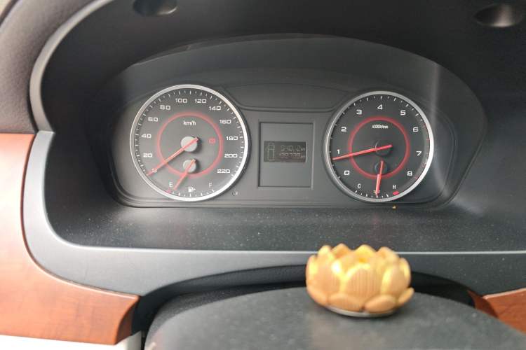 Used SAIC MAXUS G10 2016 2.0T Manual Elite Edition
