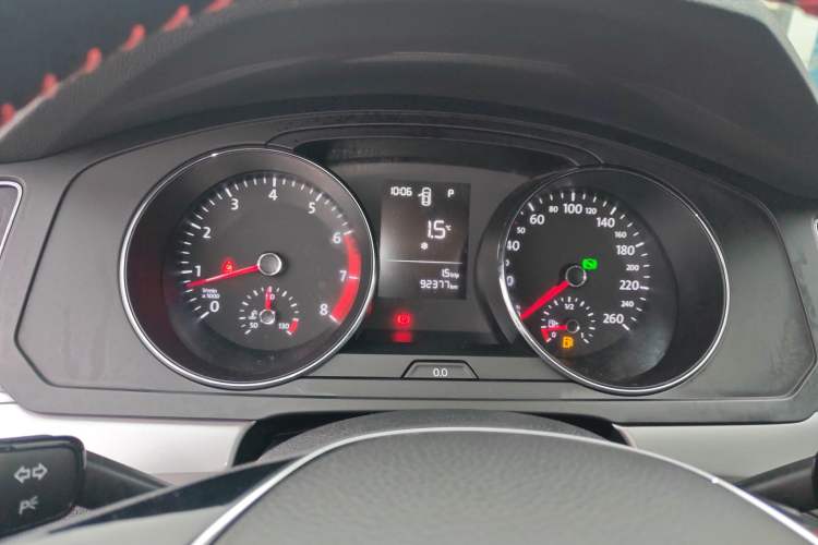 Used Volkswagen Lamando 2015 230TSI DSG Fashion Edition
