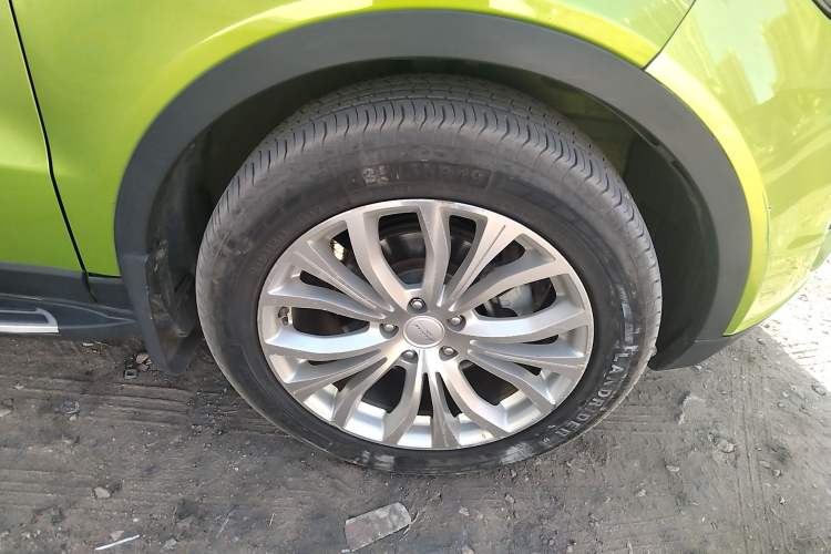 Used Land X7 2016 2.0T Panoramic Prestige Edition Right Front Wheel Hub