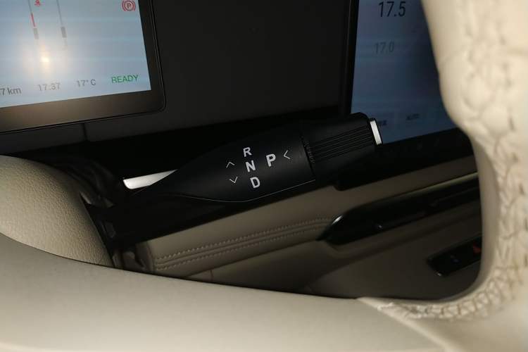 Used VOYAH Dream 2025 PHEV Four-Wheel-Drive Flagship Kunpeng Edition