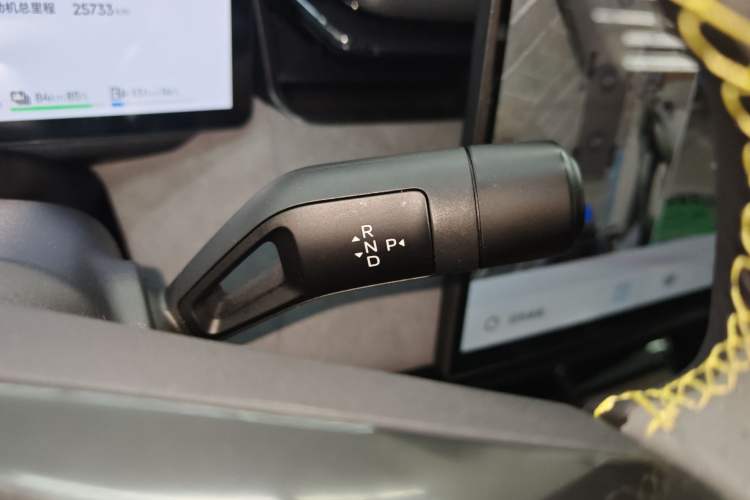 Used Lynk & Co 08 EM-P 2023 120km Long-Range Halo