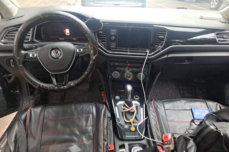 Used Volkswagen T-ROC 2020 280TSI DSG Two-Wheel Drive Comfort Version Center Console