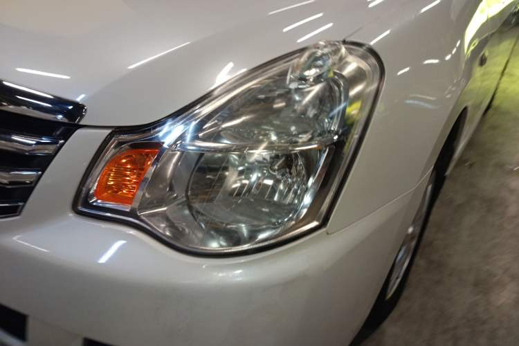 Used Nissan Sylphy 2016 Classic 1.6XE Manual Comfort Edition Left Front Headlight