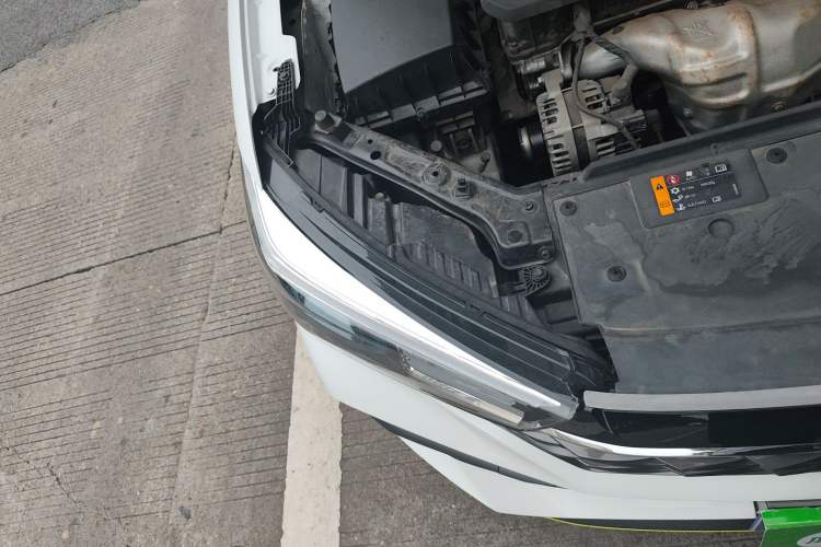 Used Roewe i5 2021 1.5L CVT Starry Edition Right Front Headlight