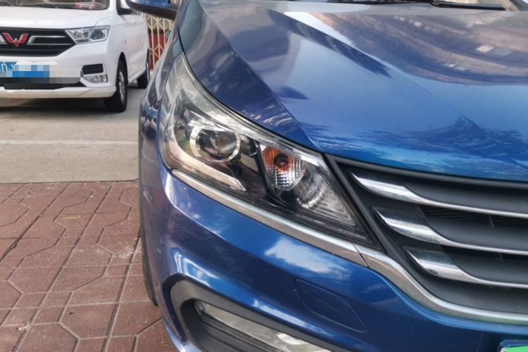 Used Baojun 310W 2017 1.5L Manual Comfort Version China V Right Front Headlight