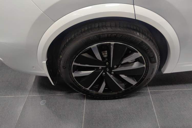 Used Li Auto L7 2025 Pro Smart Refresh Edition
