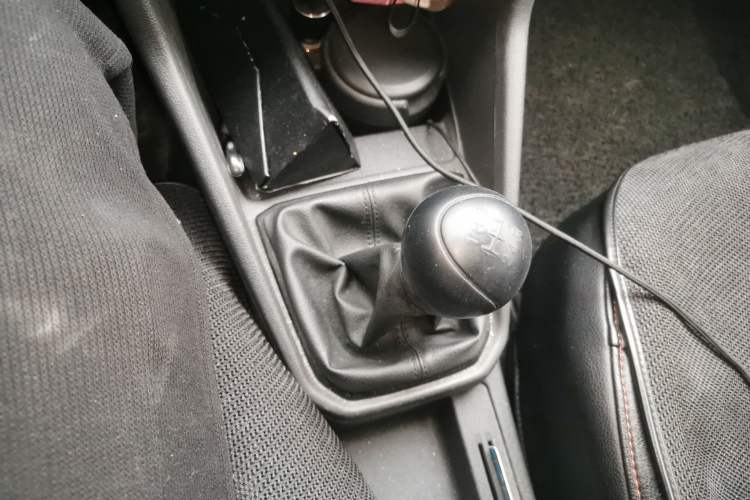 Used Volkswagen Jetta 2017 1.5L Manual Fashion Edition Gear Lever