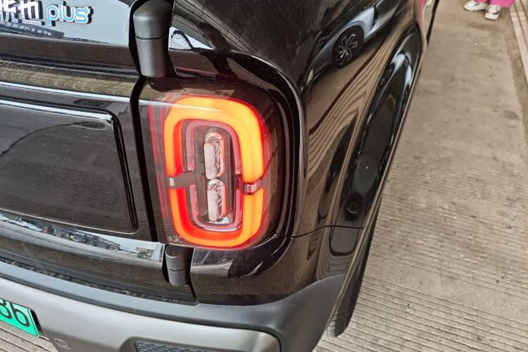 Used Baojun Spark EUV 2025 Smart Luxury Edition 5 Seats Right Rear Taillight