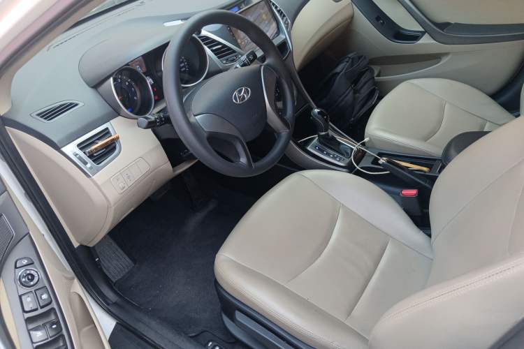 Used Hyundai Elantra (5th Generation / Langdong) 2015 1.6L Automatic Leading Model