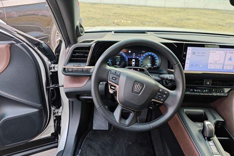 Used Toyota Crown 2023 2.5L SportCross HEV Two-Wheel Drive Prestige Edition Steering Wheel