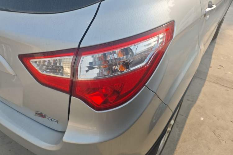 Used Changan CS35 2014 1.6L Manual Luxury Model China IV Standard
