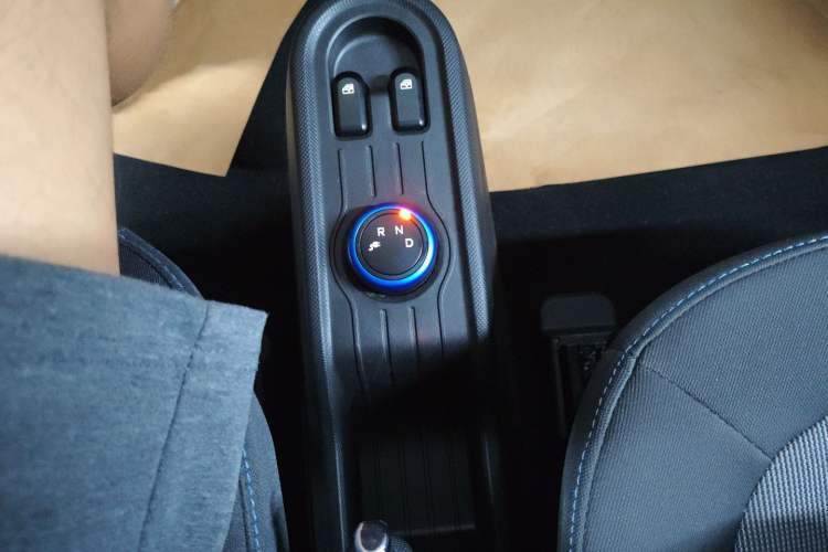 Used Wuling Hongguang MINIEV 2022 Zizai Version Lithium Iron Phosphate Gear Lever