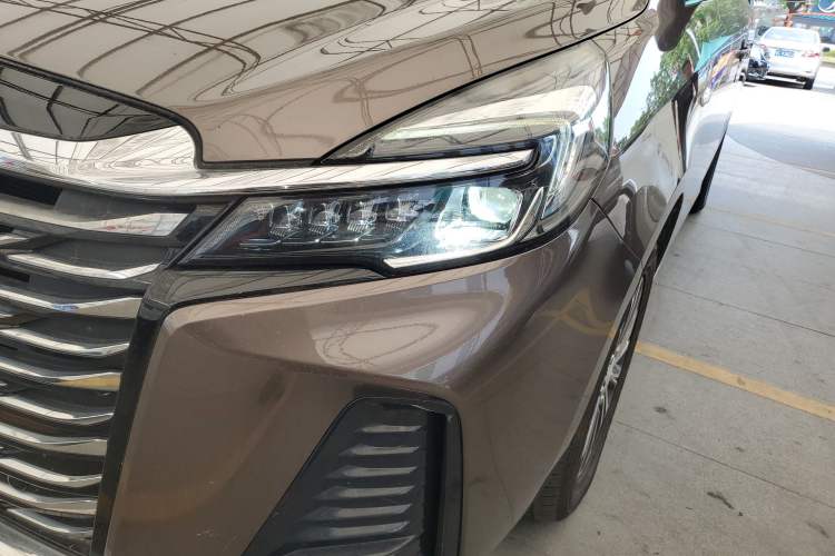 Used Buick GL8 2023 Land Executive Class Comfort Model