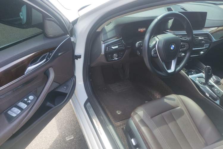 Used BMW 5 Series 2019 525Li Luxury Package
