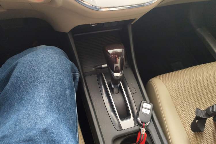 Used Honda Jade 2017 1.8L automatic Comfort version 5 seats
