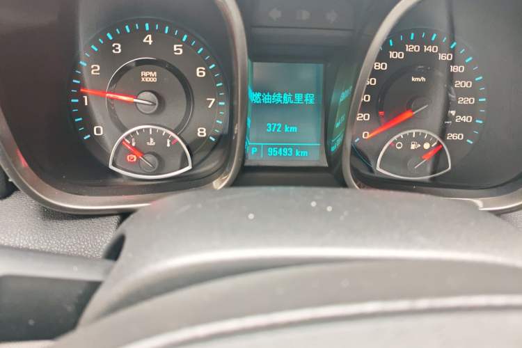 Used Chevrolet Malibu 2014 2.4L Automatic Luxury Edition Odometer Close Up