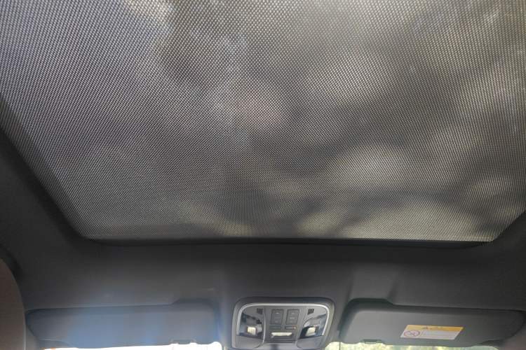 Used Haval H6 2017 Red-Label 1.5T Automatic Two-Wheel Drive Smart Edition Headliner