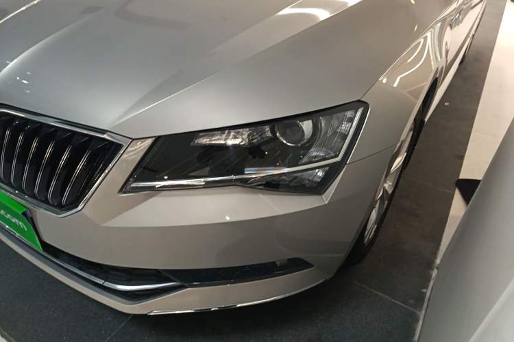 Used Skoda Superb 2016 TSI330 DSG Innovation Edition Left Front Headlight