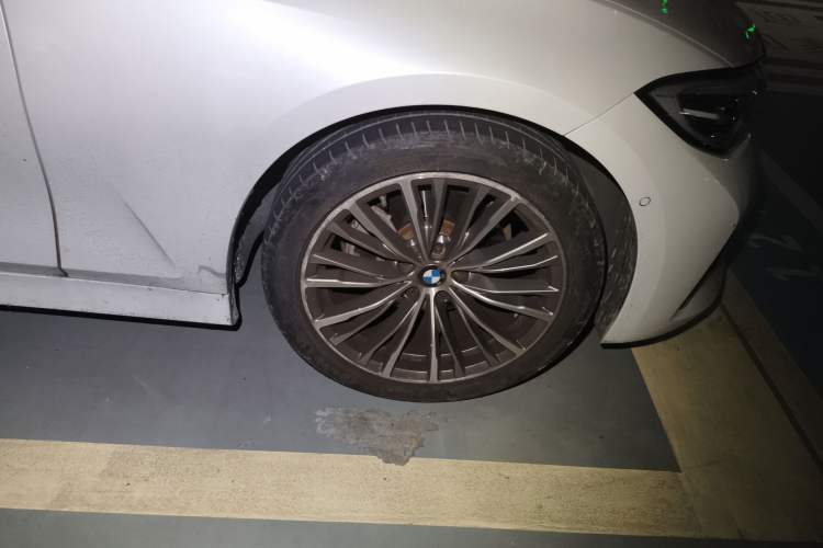 Used BMW 3 Series 2020 325Li First Edition Right Front Wheel Hub