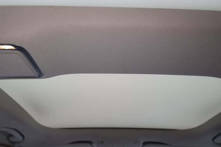 Used Mercedes-Benz E-Class 2016 E 300 L Sporty and Stylish Model Headliner