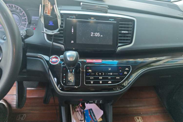 Used Honda Odyssey 2018 2.4L Luxury Edition Audio And AC Panel