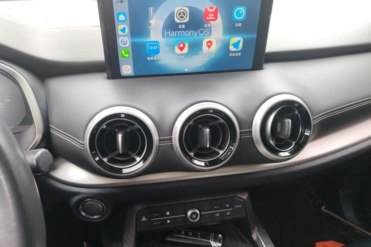 Used Wey VV6 2018 2.0T Two-Wheel-Drive Ultra-Luxury Version China V Standard
