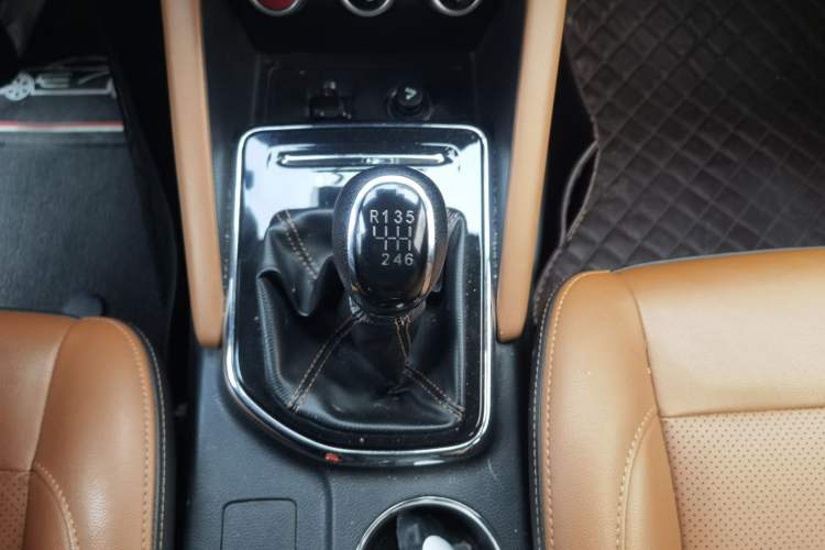 Used Oshan CX70 2017 CX70T 1.5T Manual Zunqing Edition