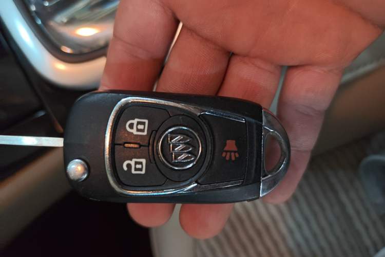 Used Buick Regal 2015 2.0L Leading Fashion Edition