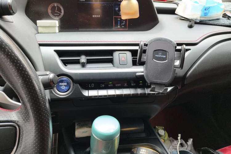 Ojetý Lexus UX 2019 260h F SPORT Version China V Standard
