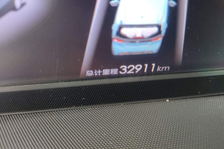 Used Baojun E100 2020 305KM Smart Drive Version Odometer Close Up