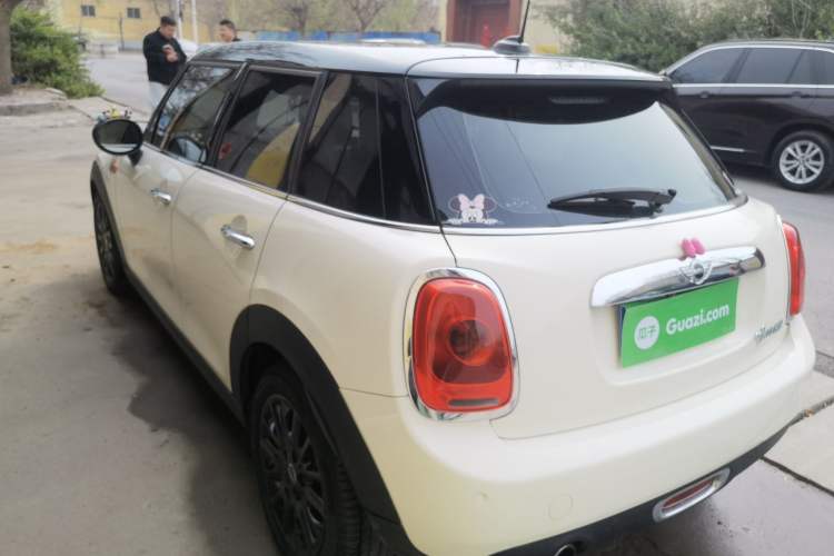 Used MINI 2015 1.5T COOPER Fun Five-Door Edition

