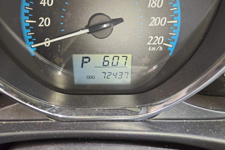 Used Toyota YARiS L Zhi Xiang 2017 1.5E CVT Dynamic Edition Odometer Close Up