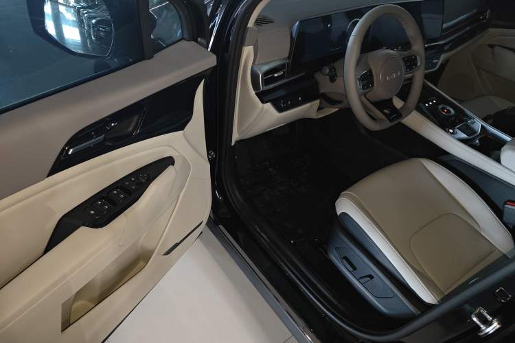 Used Kia Sportage (Chinese Domestic Model) 2025 1.5T Two-Wheel Drive Prestige Smart Enjoyment Version