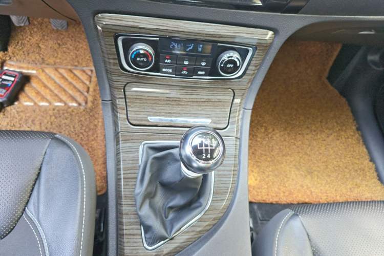 Used Zotye T600 2014 1.5T Manual Luxury Model