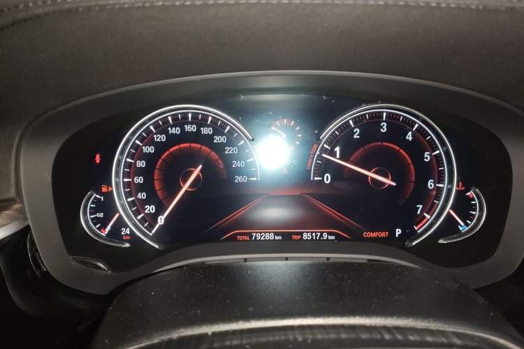 Used BMW 5 Series 2018 Facelifted 530Li Luxury Edition Premium Package Odometer Close Up